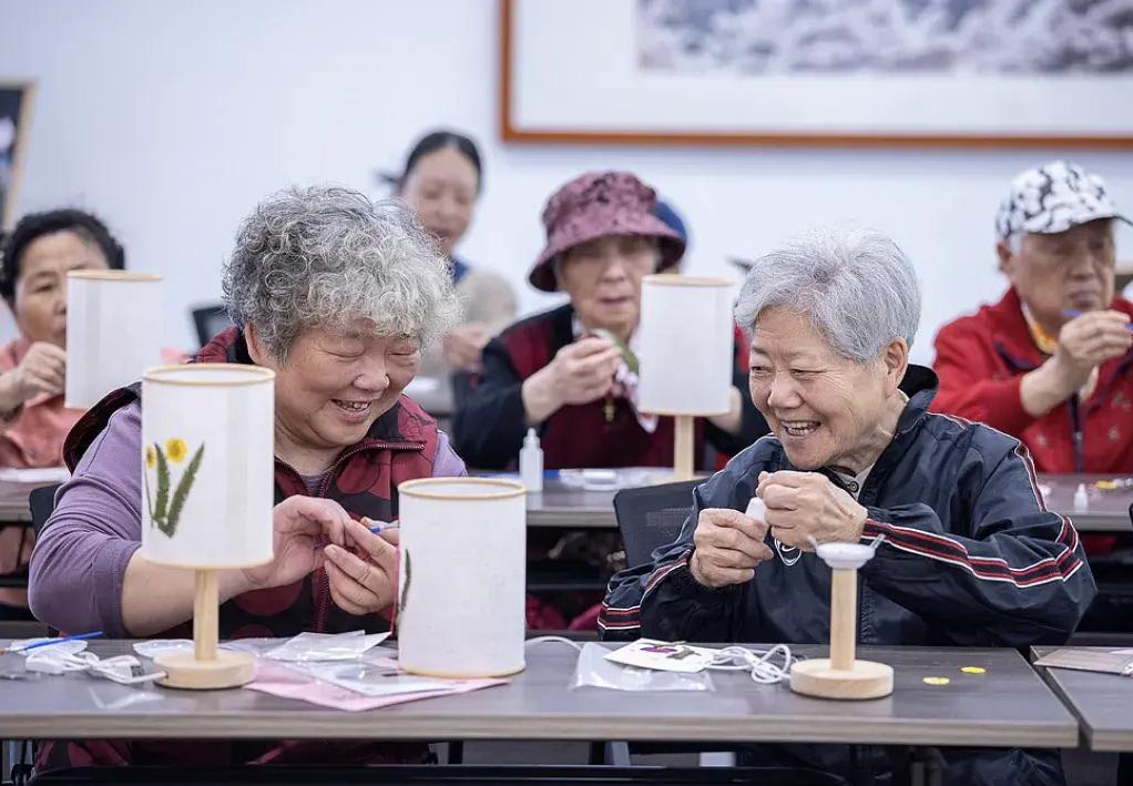 专家建议城乡居民养老金增至每月千元