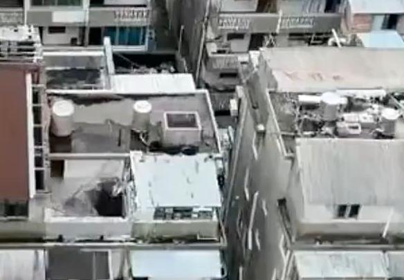 小区业主自掏腰包千万原拆原建